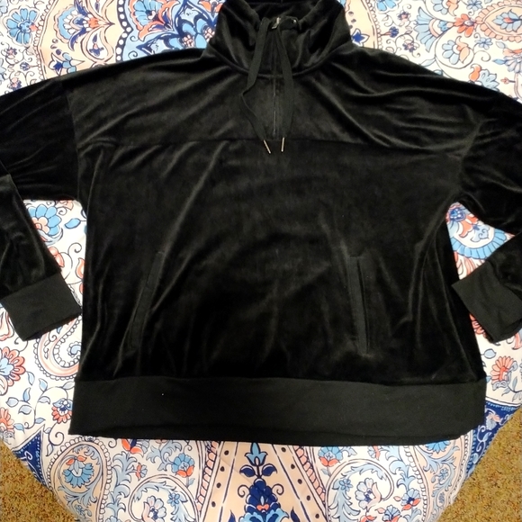 🌑C9 BY CHAMPION 🌑 Black Velour Pull Over - Picture 2 of 5